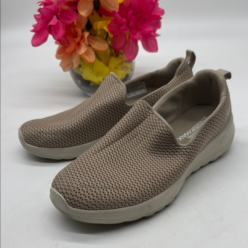 Skechers Tan Slip-On Sneakers Breathable Comfort Size 7.5 SKT8063F